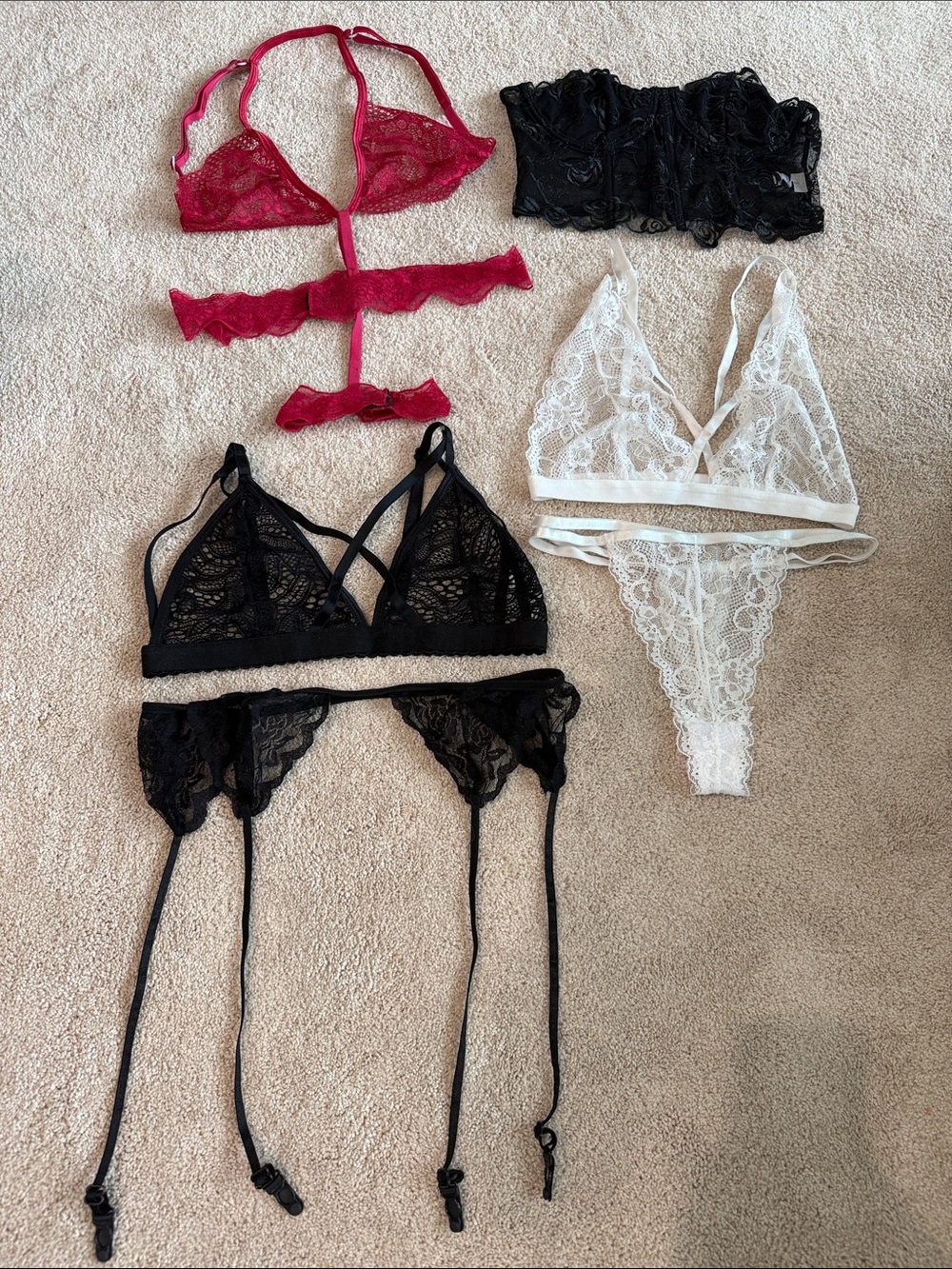 Women's Small Lace Lingerie Bralette & Garter Set